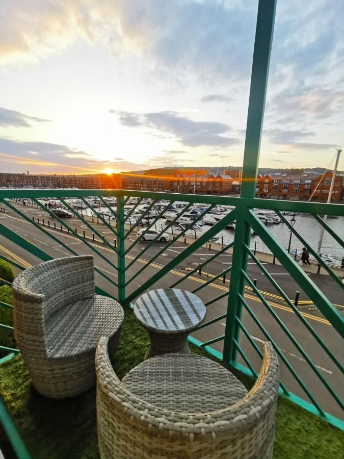 Apartment By The Beach Swansea Exteriör bild