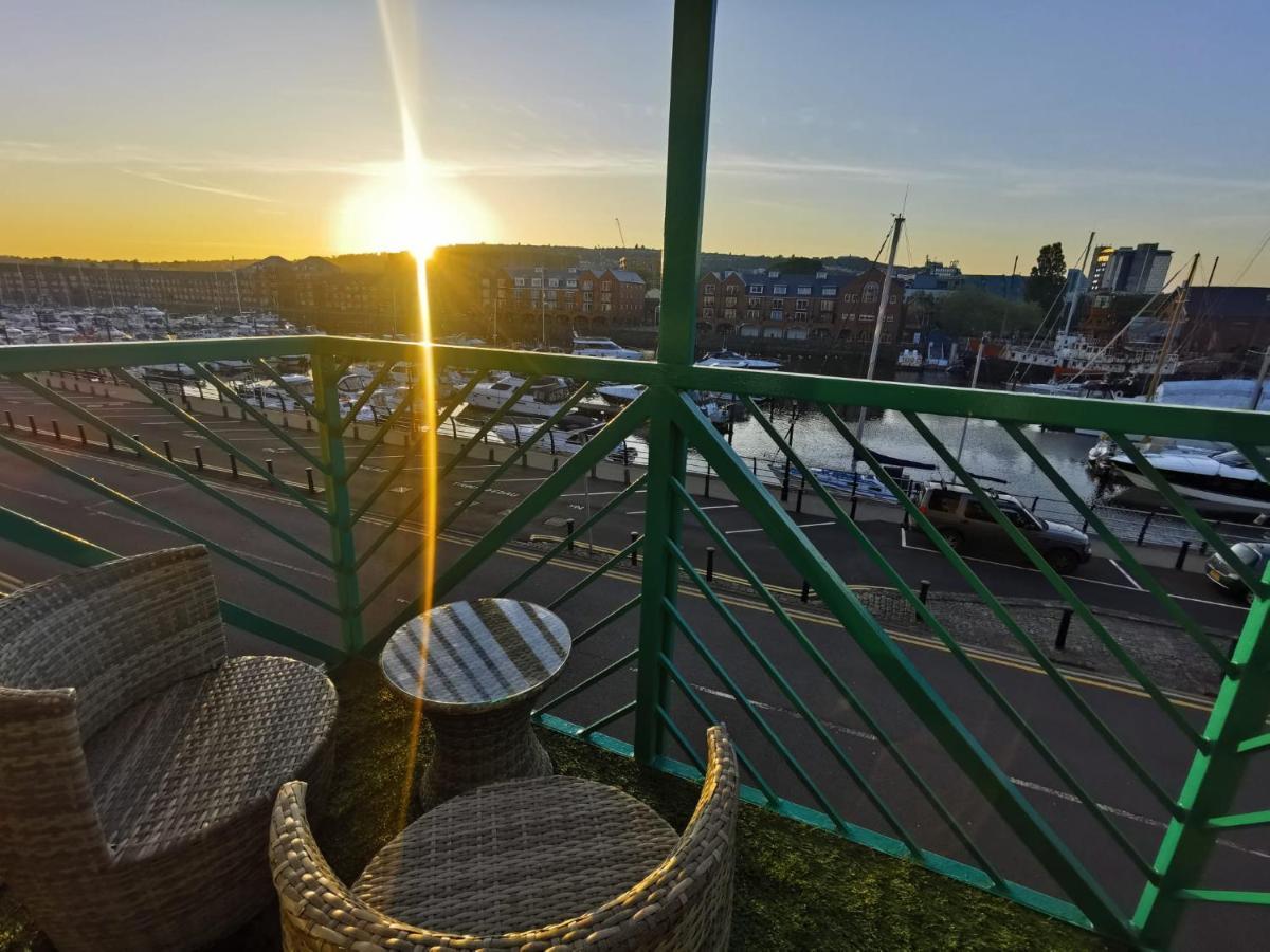 Apartment By The Beach Swansea Exteriör bild